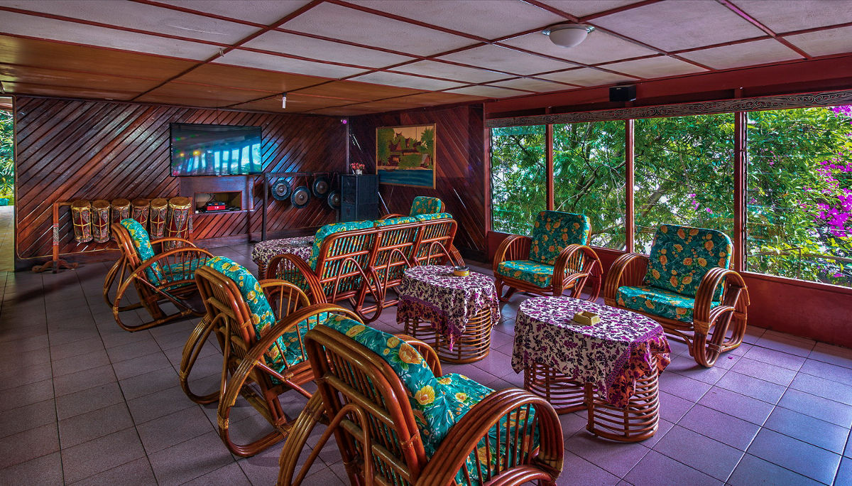 Restaurant tv / relax area